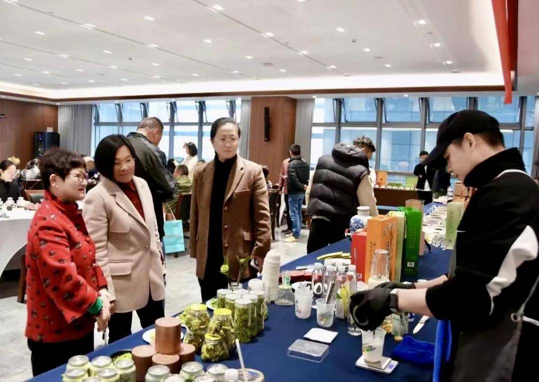 武阳春雨茶叶,一口茶香唇齿留香!_茶类