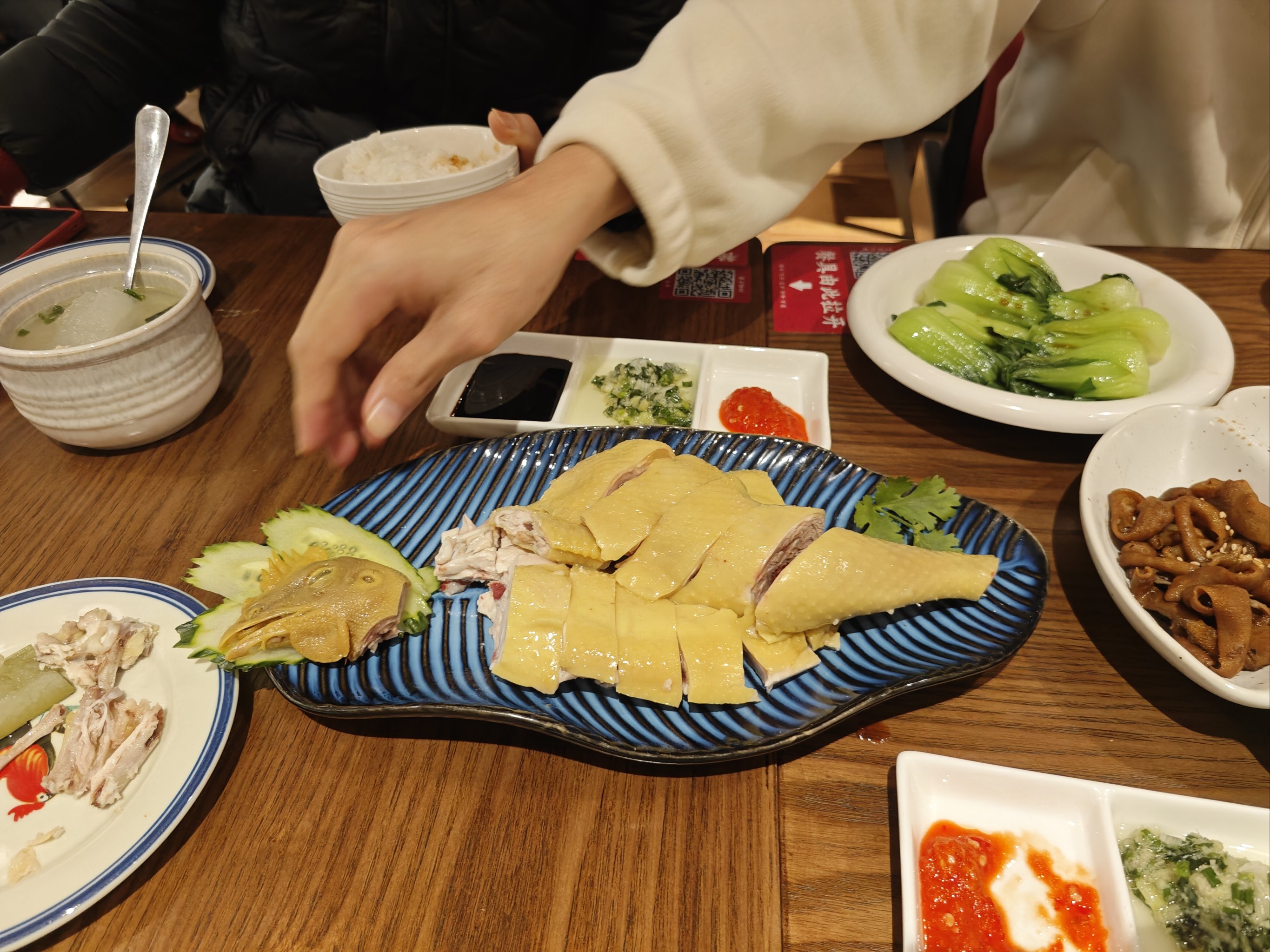 六尔丝