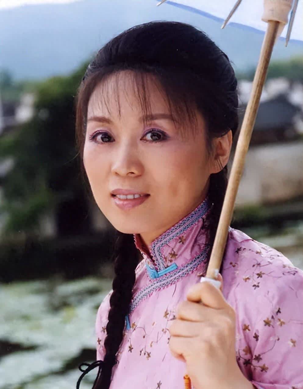 北京爱情故事里头饰演邵华阳妻子的女演员是谁?