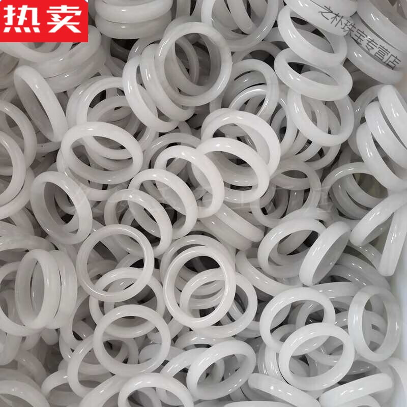 冰灰色与白灰色有什么区别