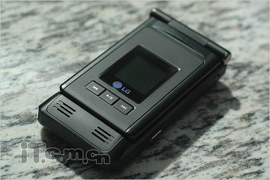 V3还是K750?LG超薄200万像素G912评测