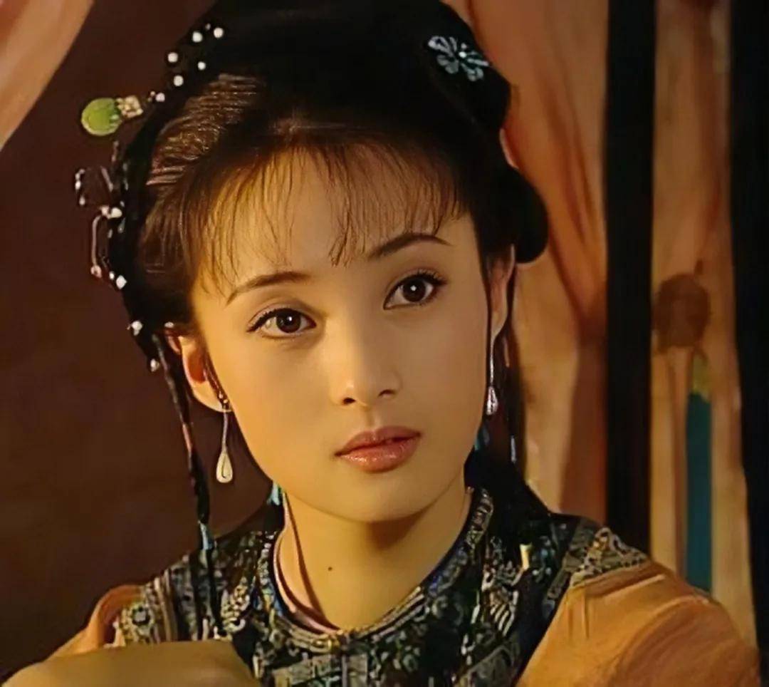 亢驰婷