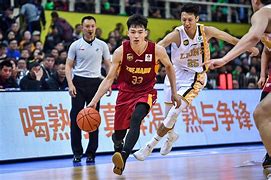 华真真武学比拼,谁略胜高亚男,答案是胡铁花?