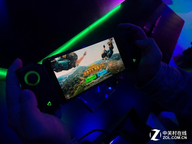 自带手柄黑鲨游戏手机游戏爱好者的福音—ZOL好说
