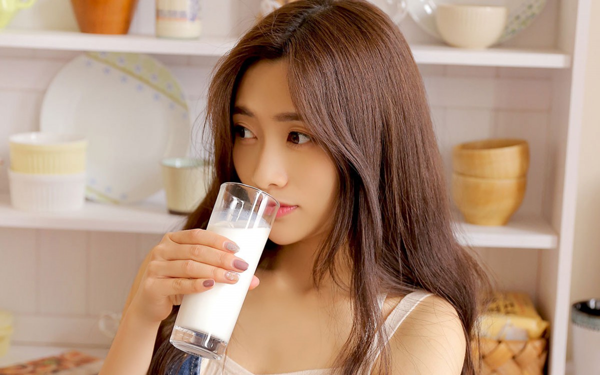 性感妩媚的美女诱人写真图片壁纸2图片-高清背景图
