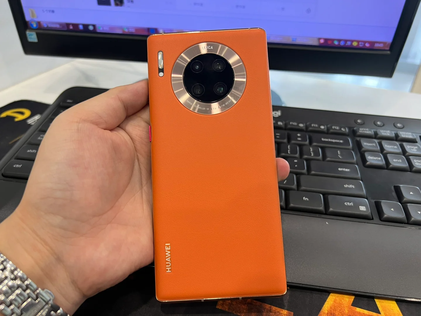 华为mate30Pro5G丹霞橙,美爆了头条