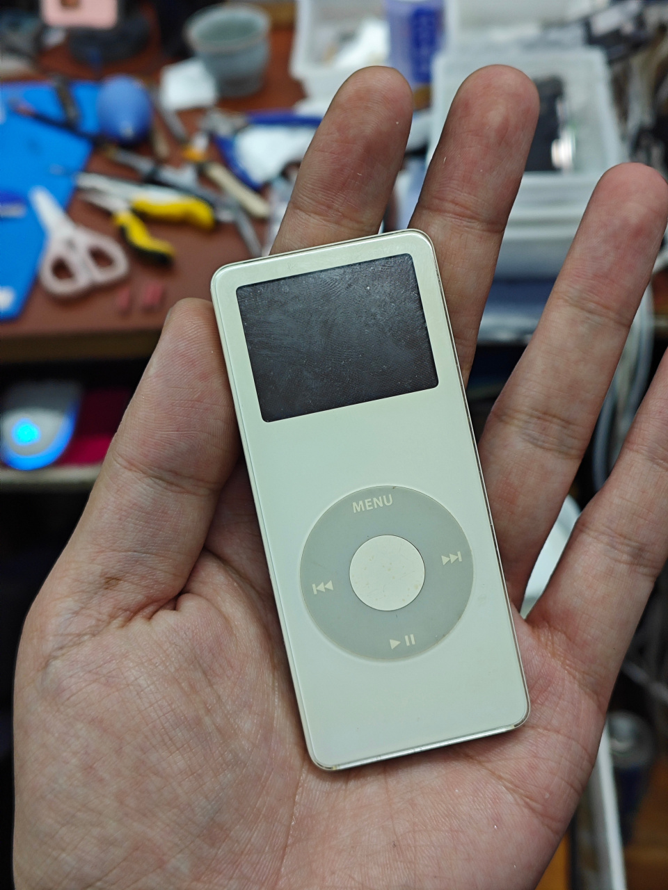 第一代iPodtouch拆解_苹果MID_MP3评测