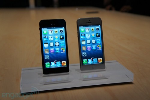 【苹果iPhone5评测】黑白iPhone5拍照都偏黄