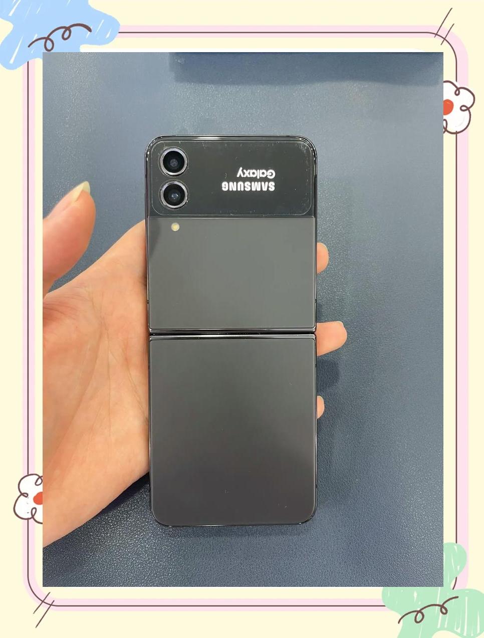 三星可能在开发一款四折叠屏手机,S25价比百元机致敬!