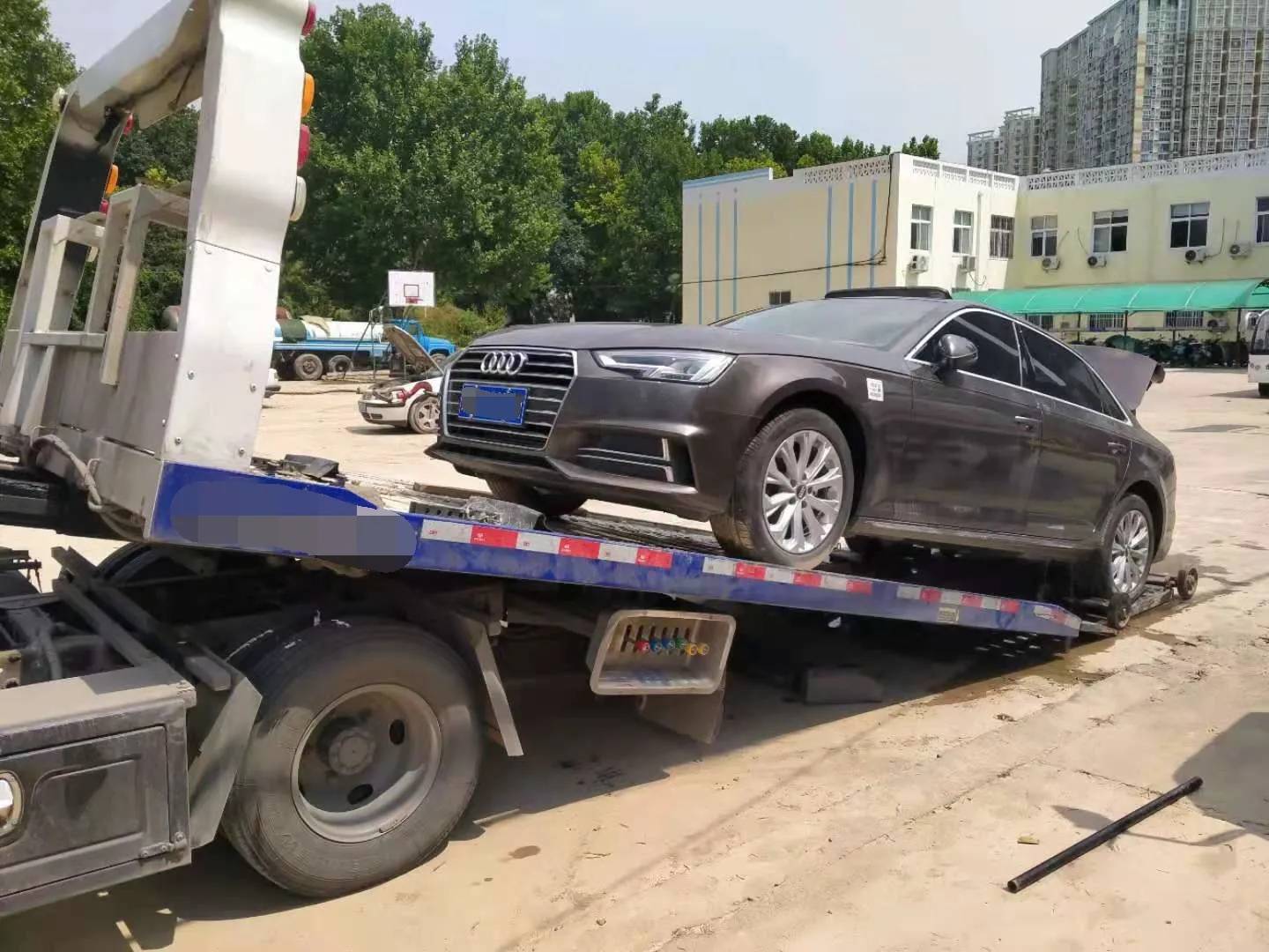 24小时汽车救援北京拖车,汽车搭电换电瓶电话,上门拖车电话