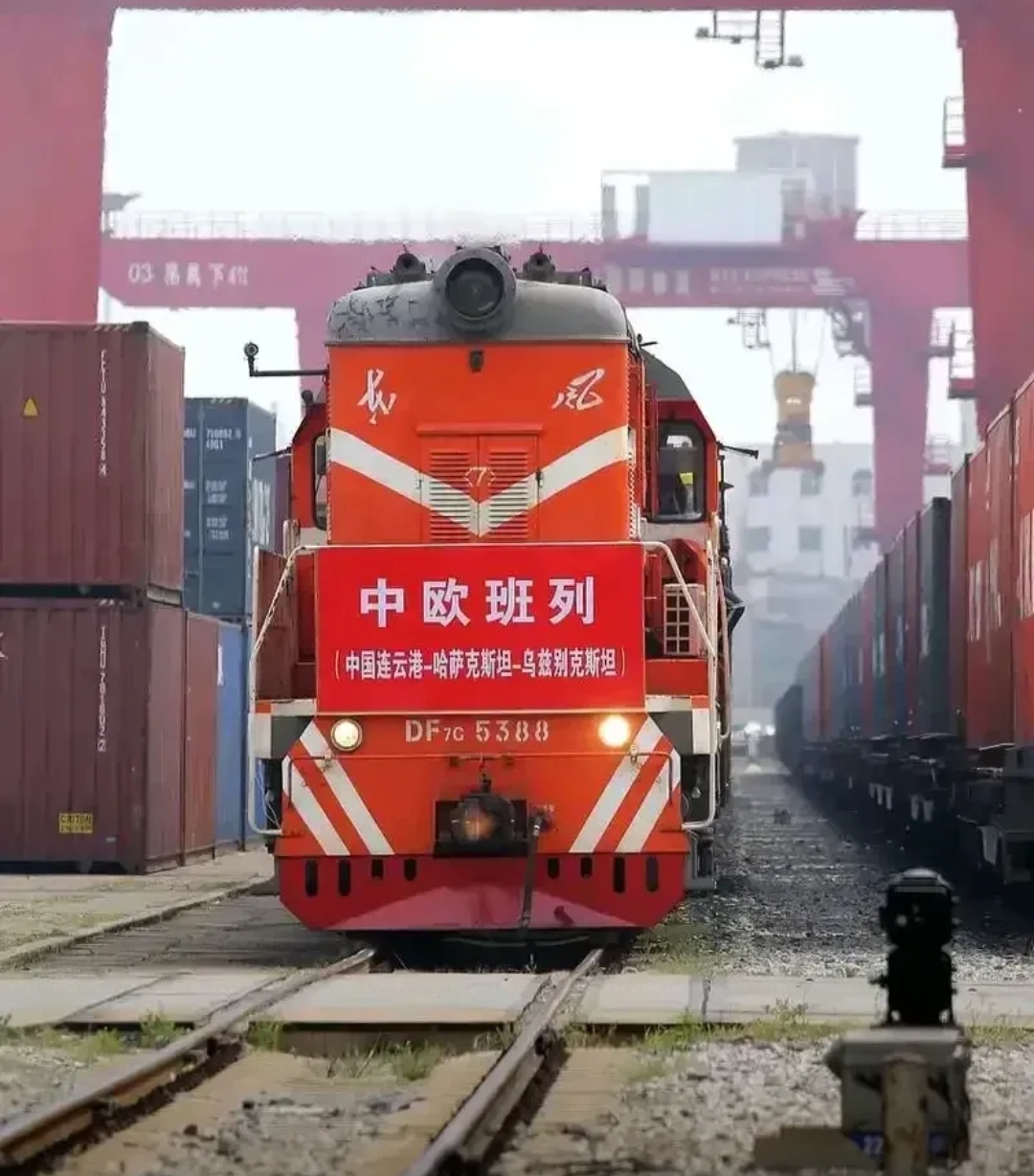 青岛到俄罗斯罗斯托夫铁路运输中俄集装箱班列视频
