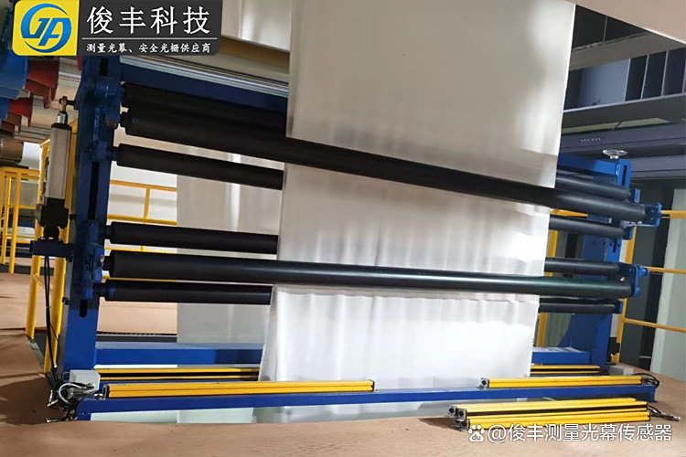 幅宽测量光幕实时测量产品宽度精度±1mm支持多屏显示视频