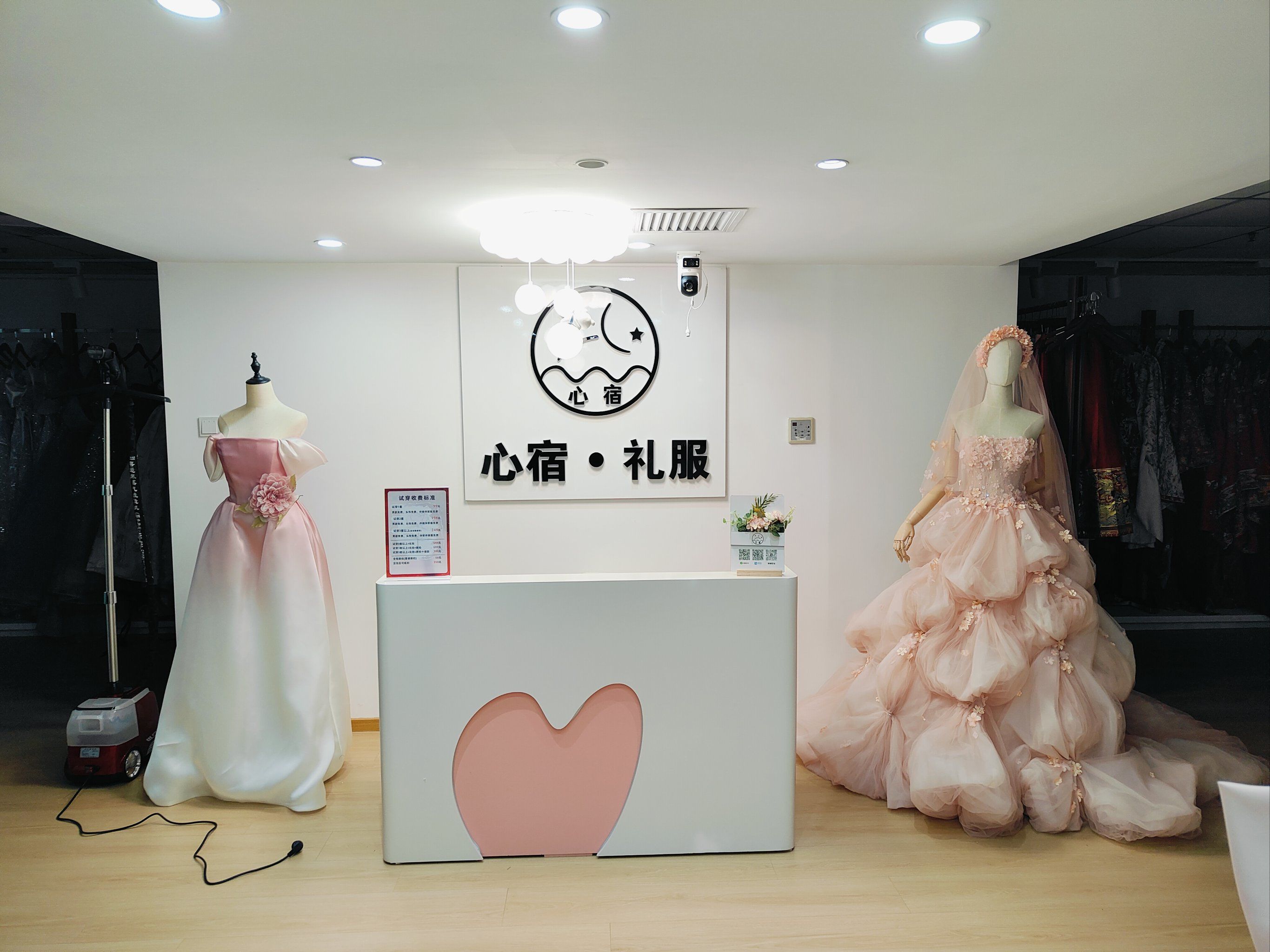 北京演出服装租赁、礼服供应、北京朝天歌演艺服饰店