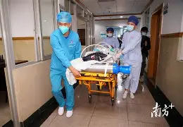 成都救护车转运病人电话-重症患者转运-24小时服务热线