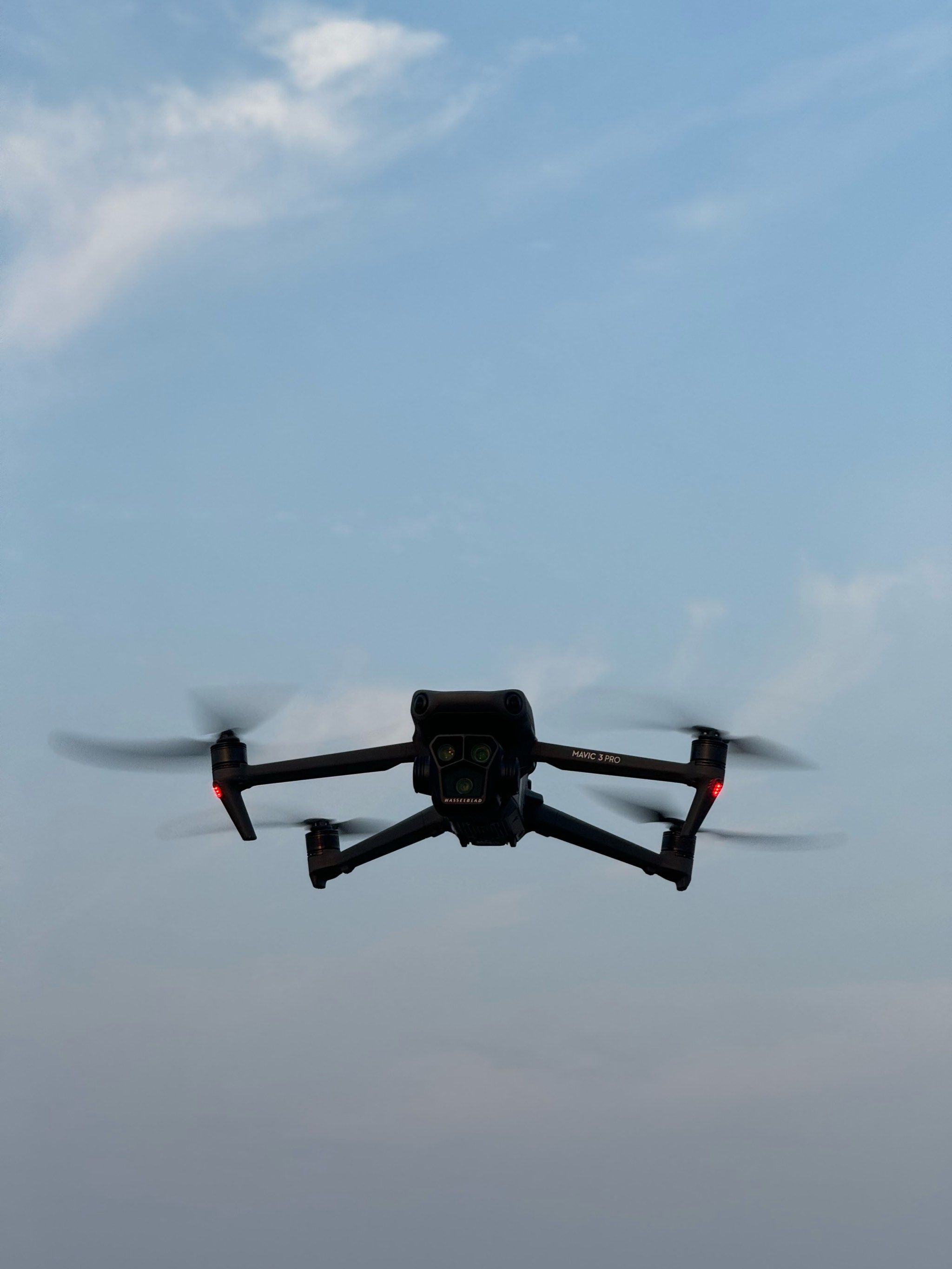 大疆发布Mavic3无人拍摄机:提升避障能力走上专业级