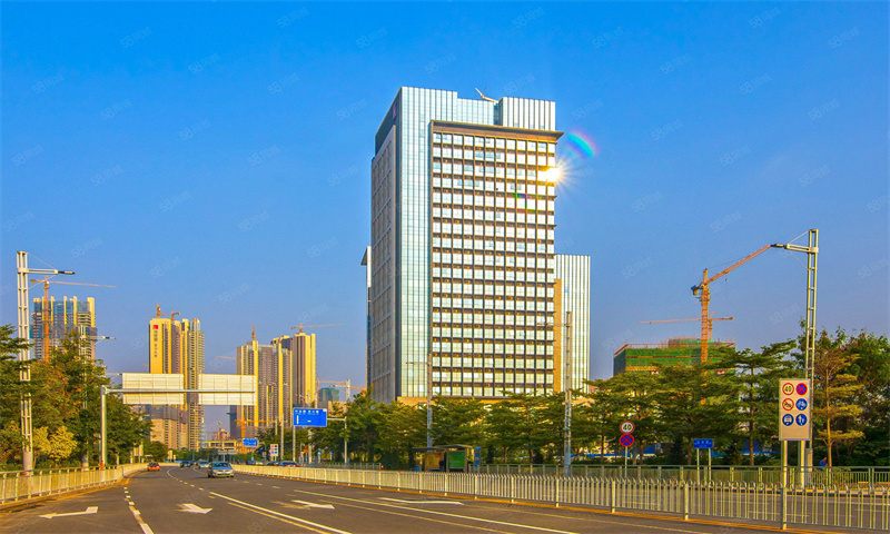 深圳荣超滨海大厦-写字楼出租-宝安区办公室租赁招商处视频
