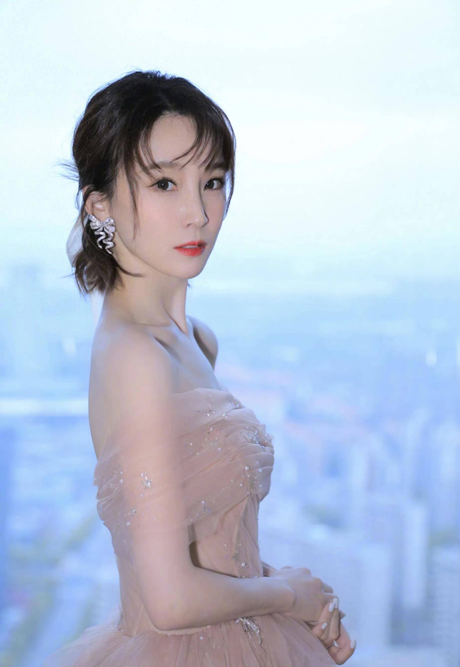谢楠的第一任丈夫是谁图片