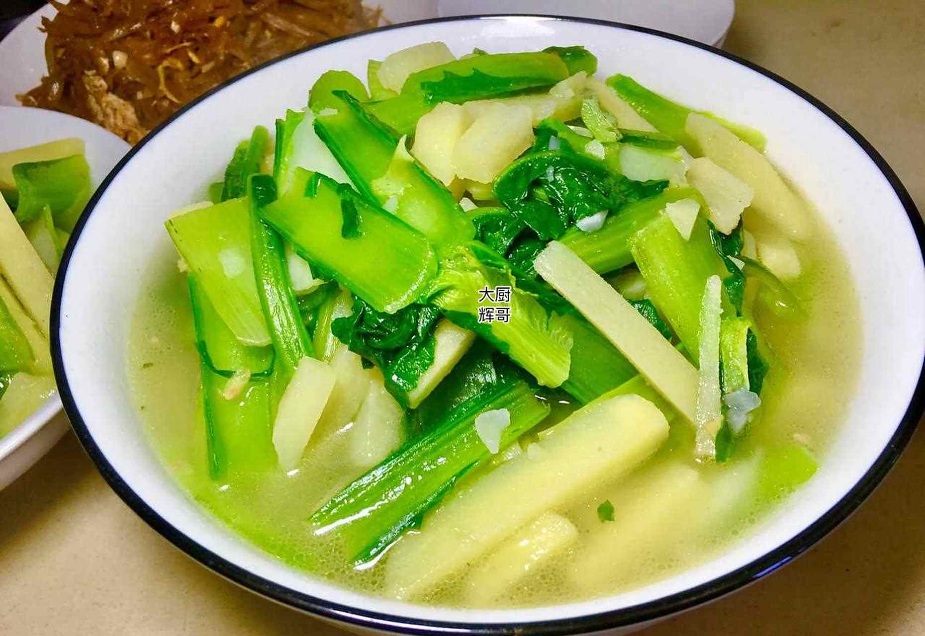 制作白菜炖土豆的方法视频