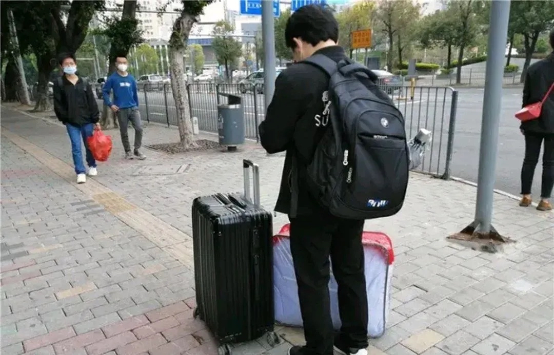 为什么工厂两班倒工作还有那么多人干