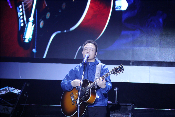 看一看世界的繁华是哪一首歌