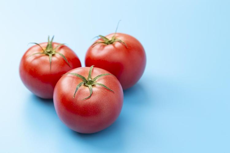 梦见吃西红柿周公解梦