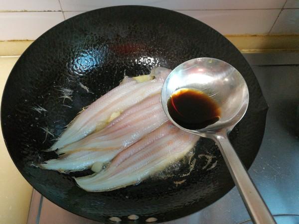 踏板鱼两面都要去皮吗