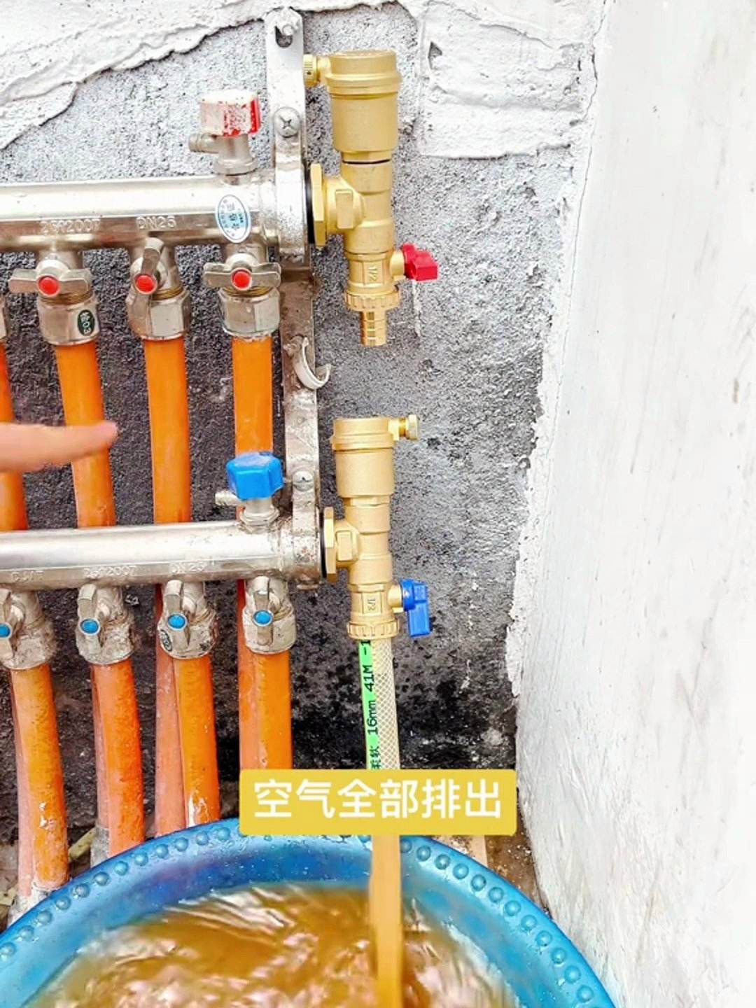 暖气不热正确放水方法老小区
