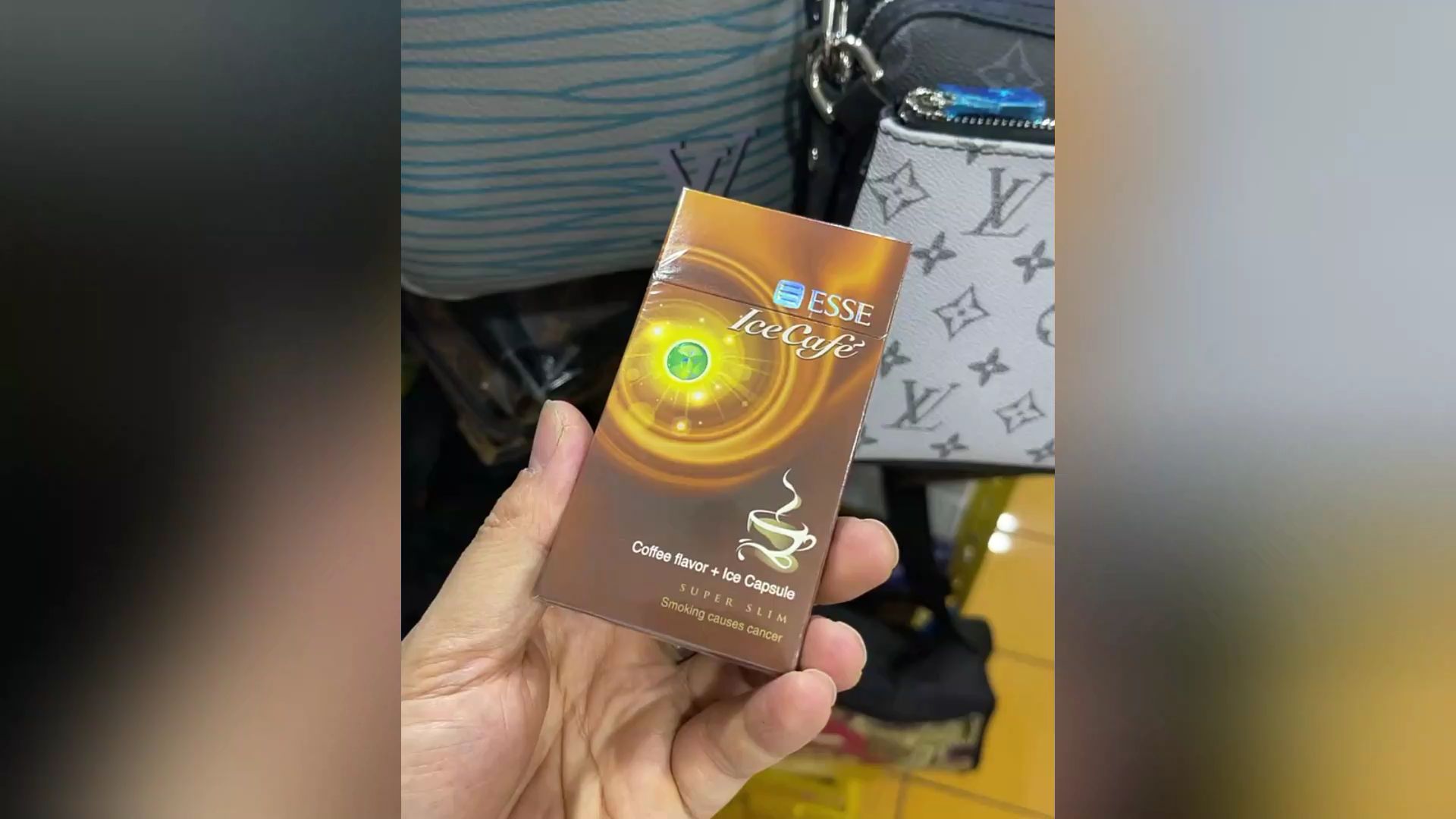 巧克力味的香烟细支