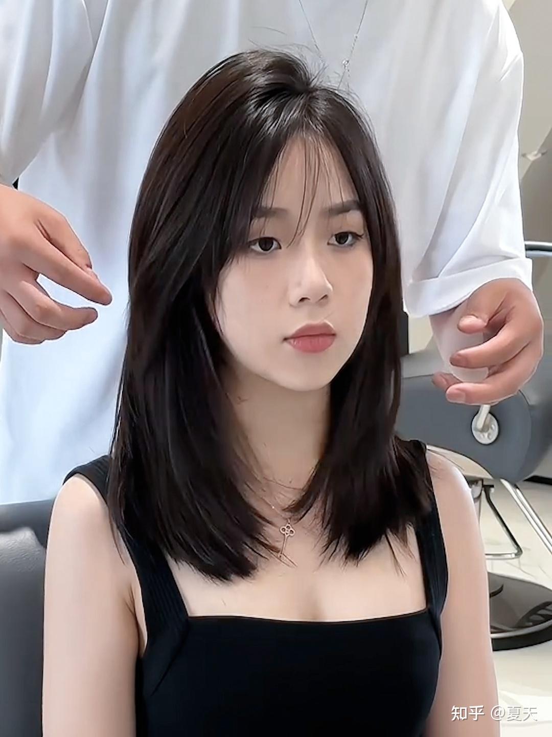发际线特别高的人适合什么发型