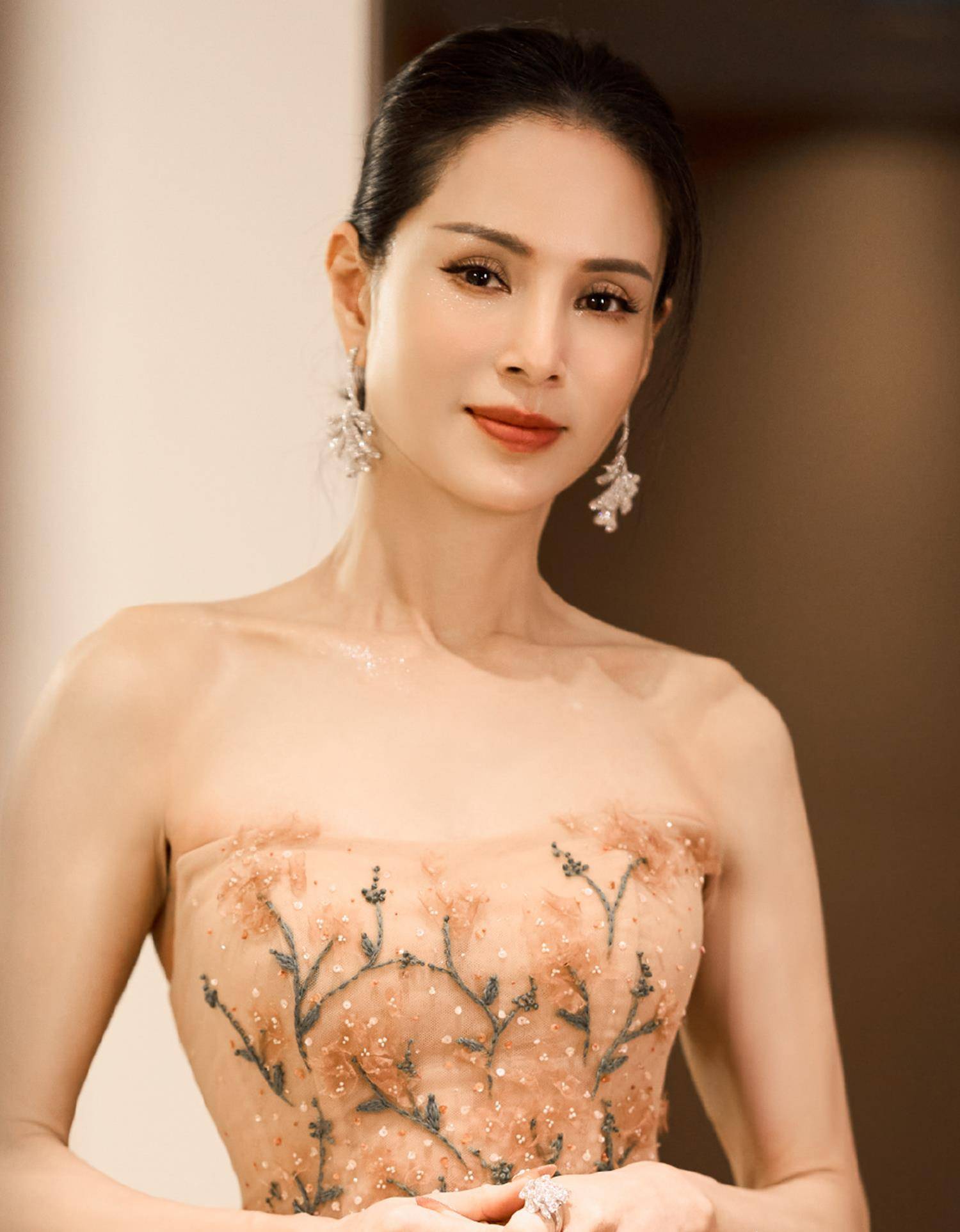李若彤个人简介原名