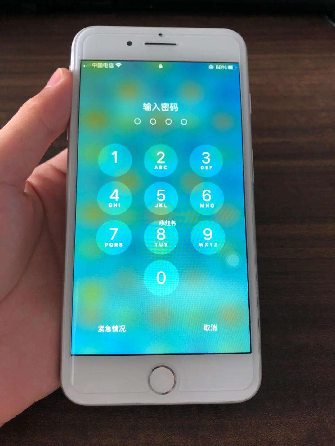 苹果8plus咋截屏啊