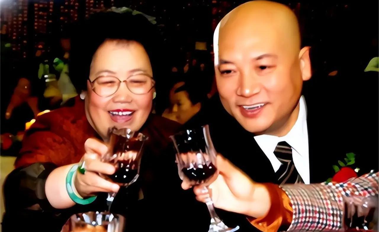 迟重瑞第一任妻子是谁扮演的