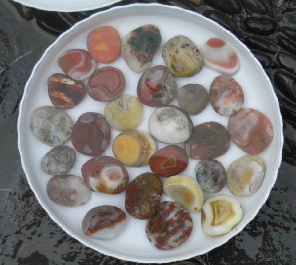 雨花石几种图案价格一样吗