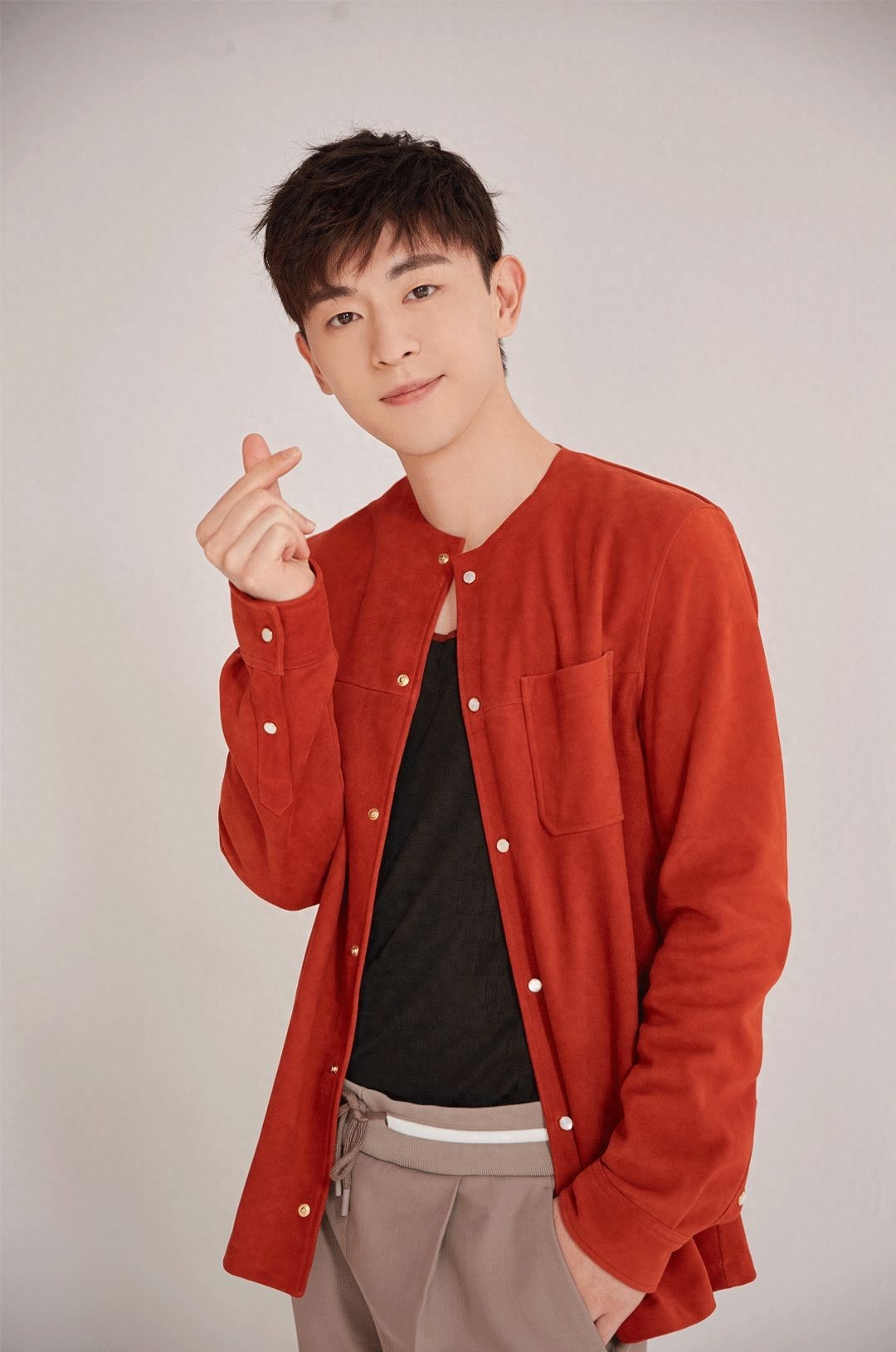 邓伦个人资料简介及其 简历