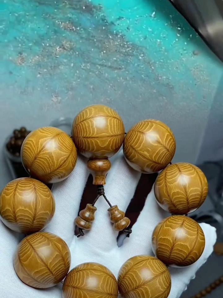 降龙木手串有收藏价值吗