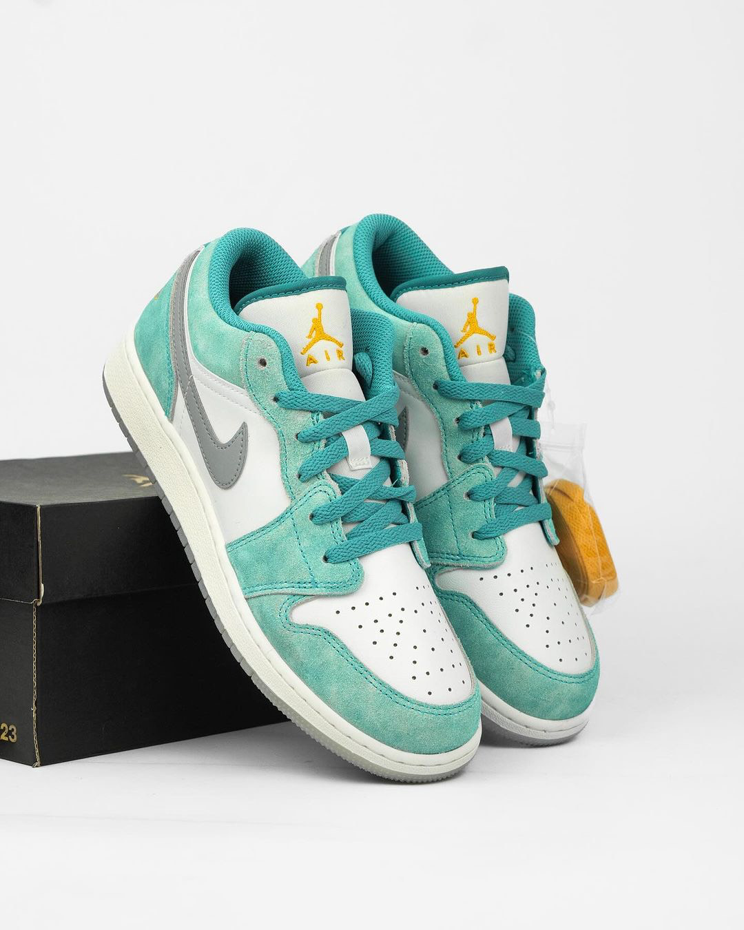 aj1low蒂芙尼绿怎么清洗