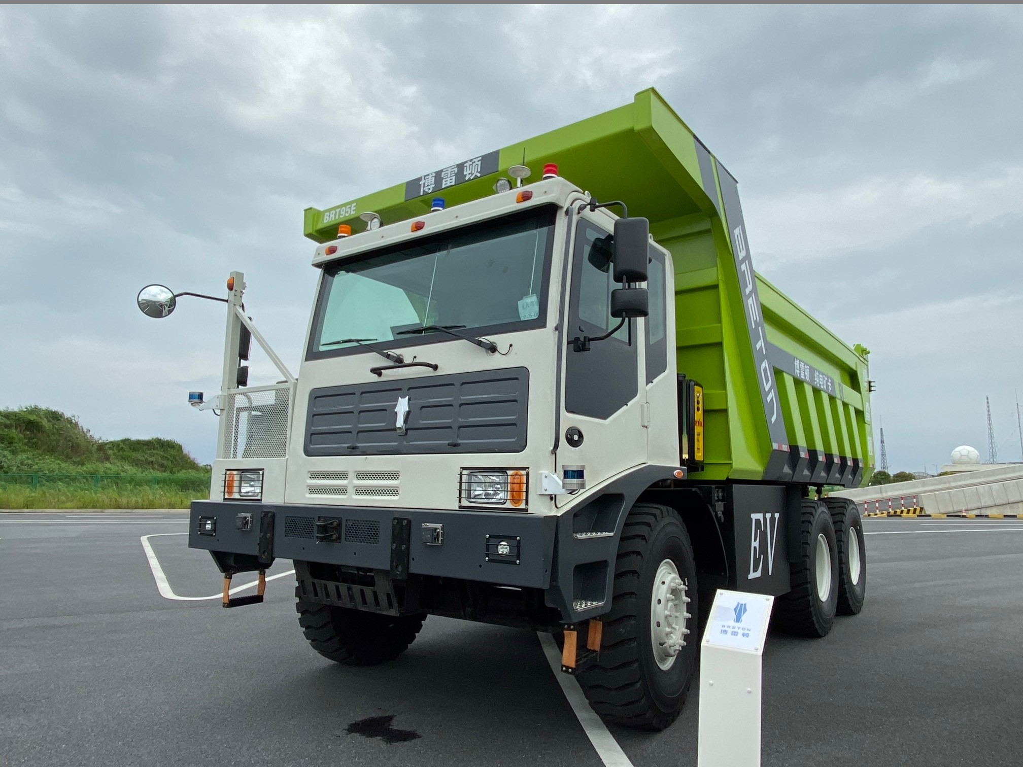 矿卡大概能用多久