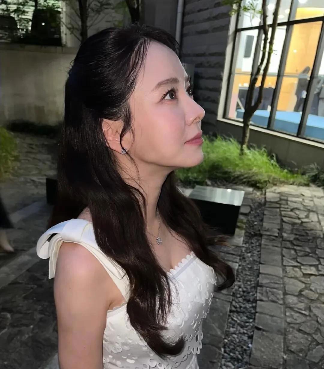 宋智孝霜店花照片