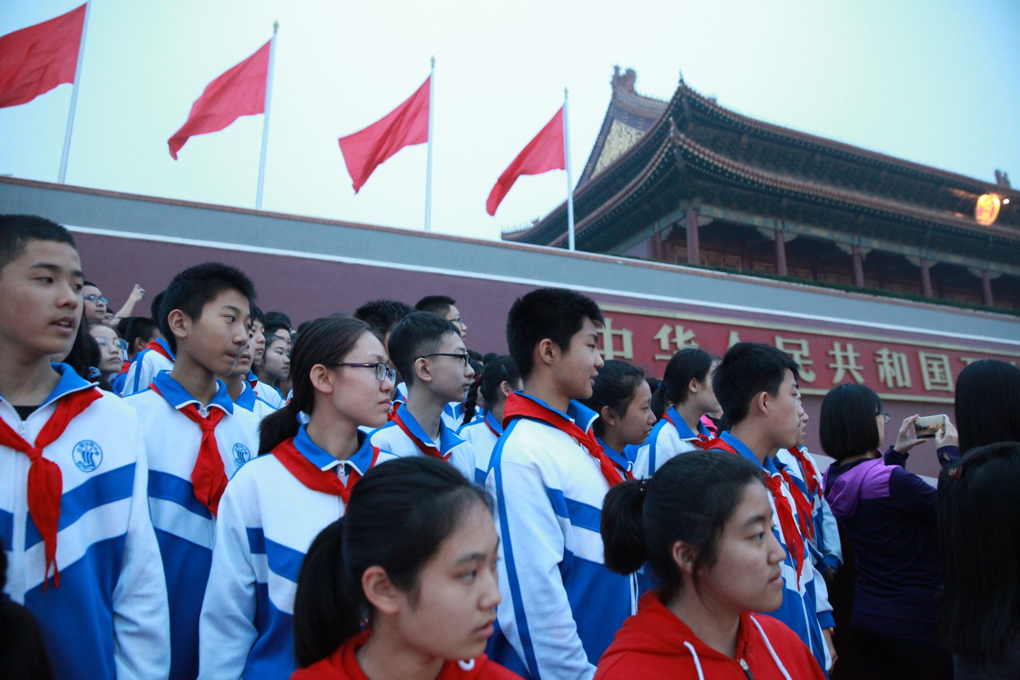 国旗是一天一升吗