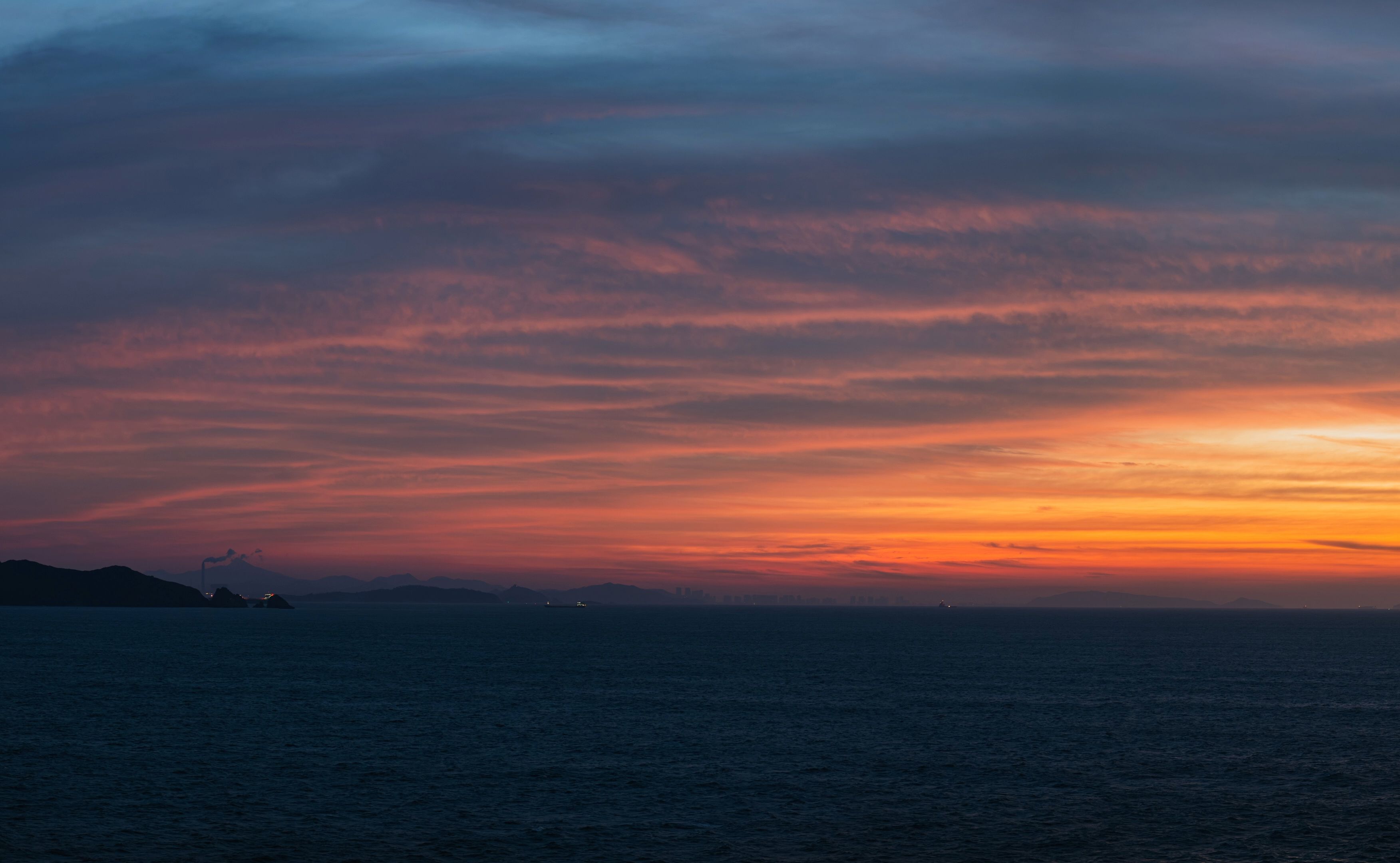 什么的朝霞填形容词