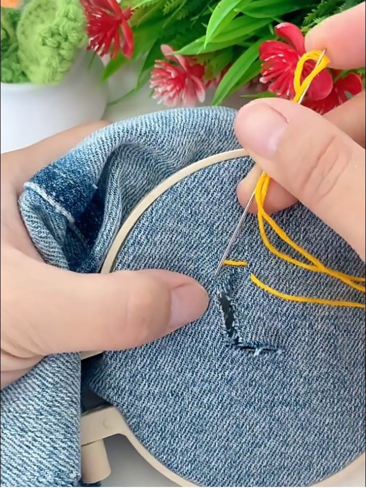 隐形补衣服破洞的方法