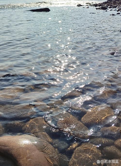 清澈的小河像什么什么