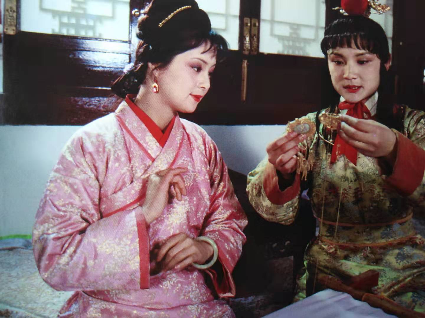 贾母是薛宝钗的什么人