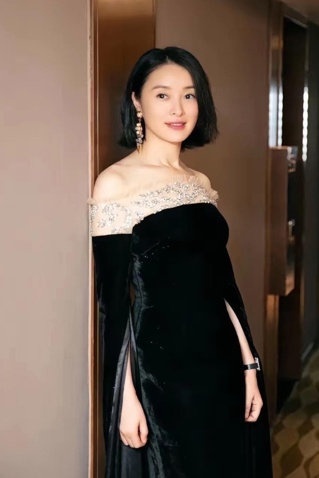 艺人吴越的个人资料介绍