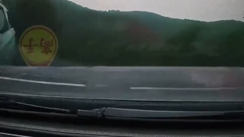 弯道超车是成语吗